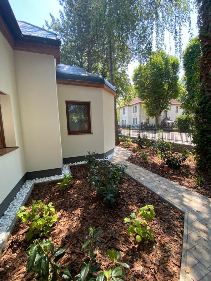 Karinthy Haz Guest House Siofok Ngoại thất bức ảnh