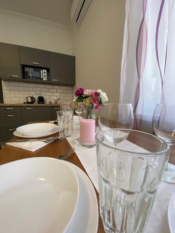 Karinthy Haz Guest House Siofok Ngoại thất bức ảnh