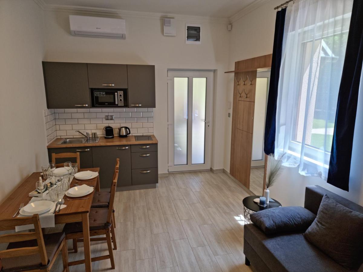 Karinthy Haz Guest House Siofok Ngoại thất bức ảnh