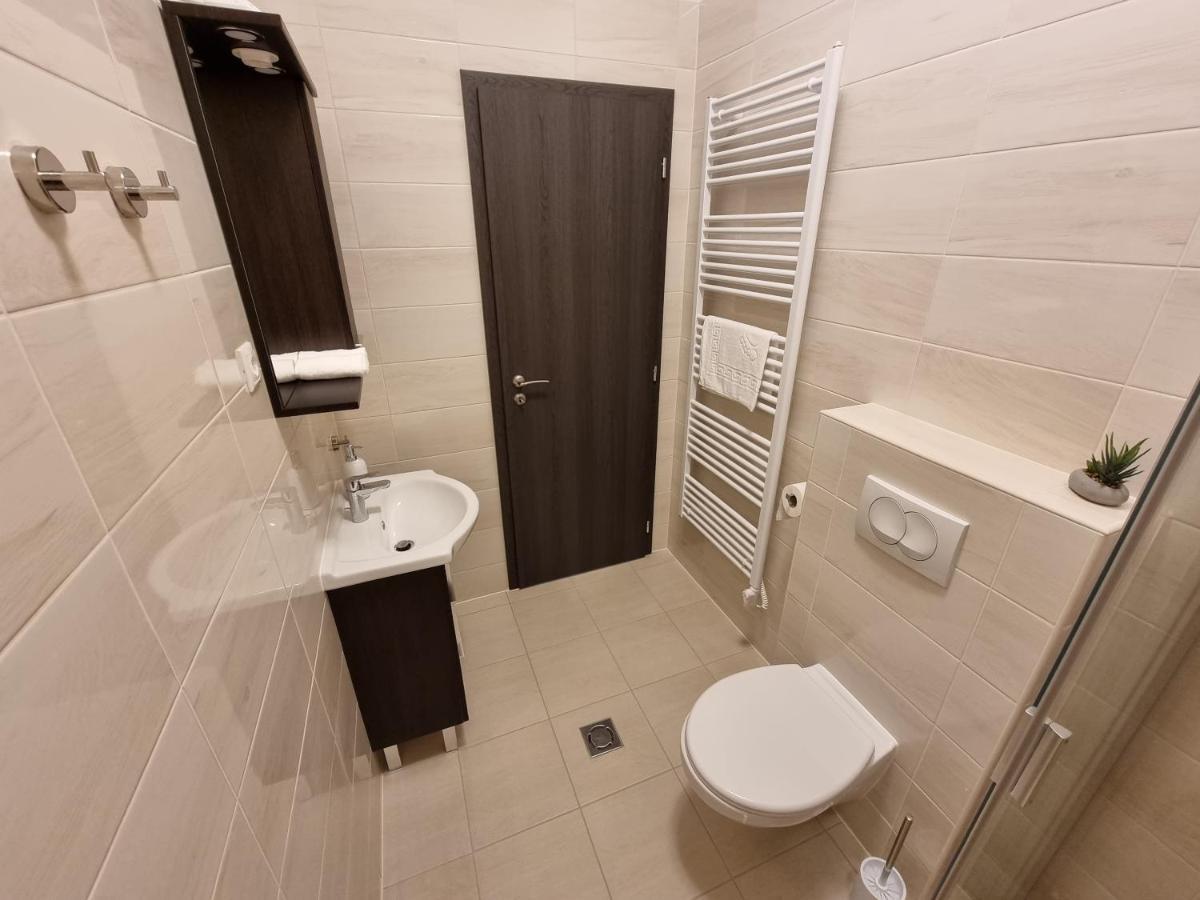 Karinthy Haz Guest House Siofok Ngoại thất bức ảnh