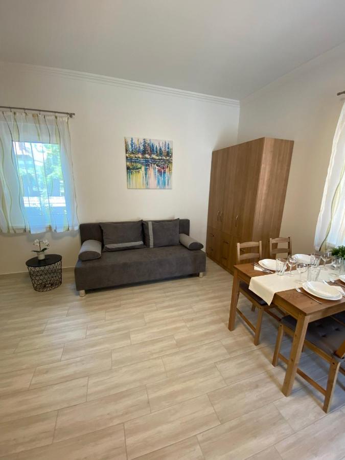 Karinthy Haz Guest House Siofok Ngoại thất bức ảnh