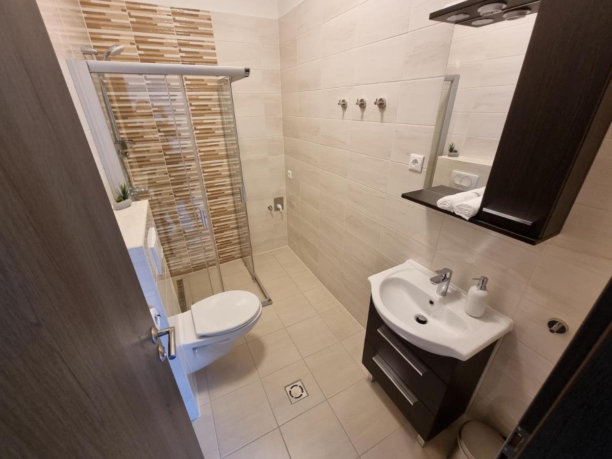 Karinthy Haz Guest House Siofok Ngoại thất bức ảnh