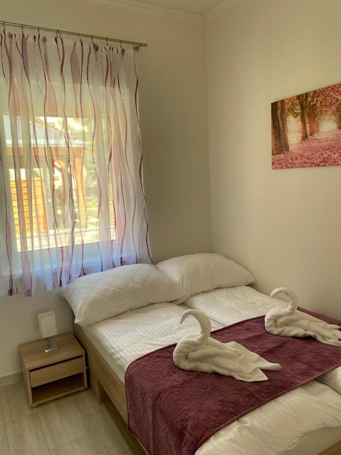 Karinthy Haz Guest House Siofok Ngoại thất bức ảnh