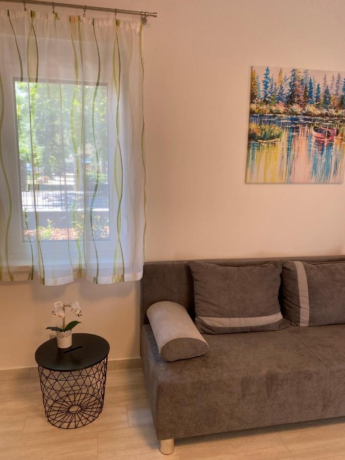 Karinthy Haz Guest House Siofok Ngoại thất bức ảnh