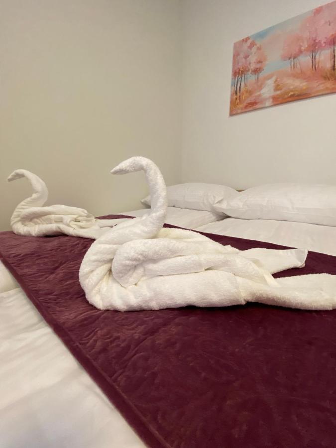 Karinthy Haz Guest House Siofok Ngoại thất bức ảnh