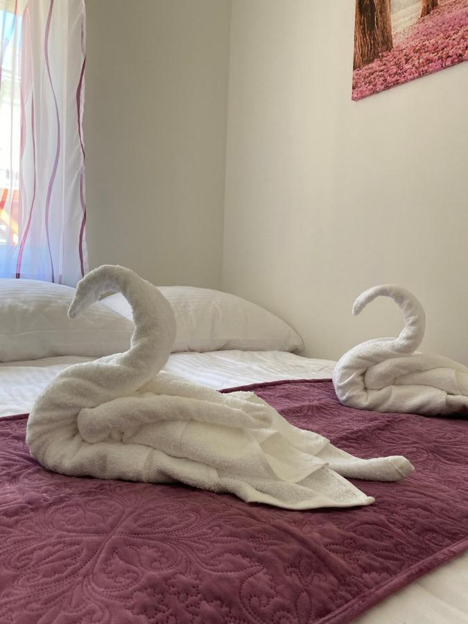 Karinthy Haz Guest House Siofok Ngoại thất bức ảnh