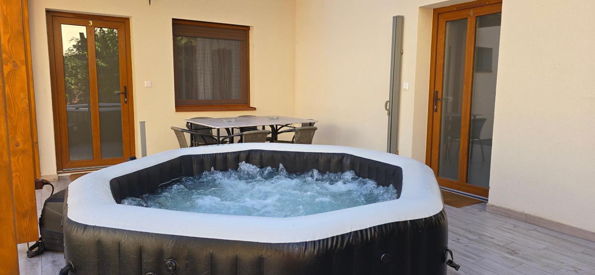 Karinthy Haz Guest House Siofok Ngoại thất bức ảnh